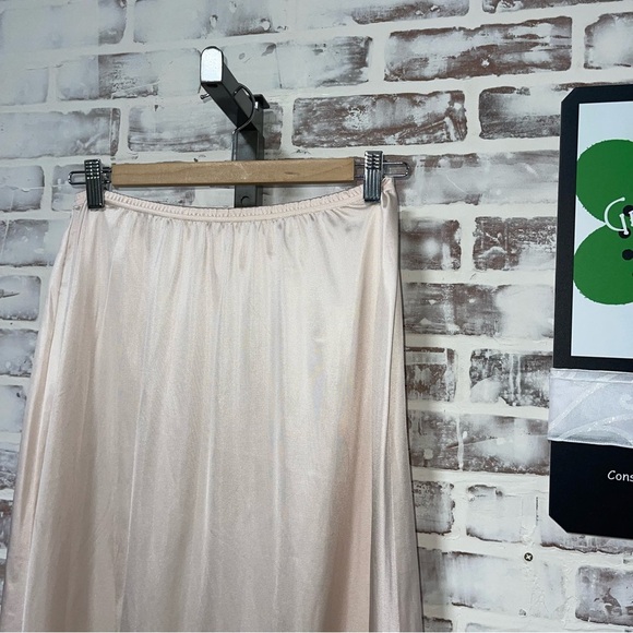 Vintage 1989’s Elegant Cream Lace Trim Skirt slip medium - Picture 2 of 6